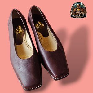 Amalfi by Rangoni burgundy leather heels made in Italy size 7